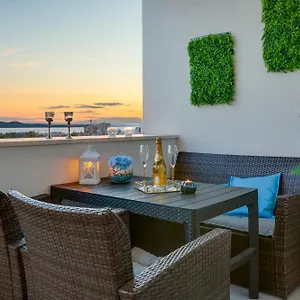 Stella Maris 2bdr, Balcony, Sea View, Garage, Bbq Apartment