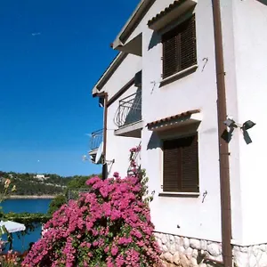 https://apartman-marija-ii.primorje-gorskikotar.com